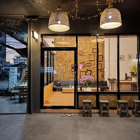 Youyen Hostel Bangkok Exterior photo