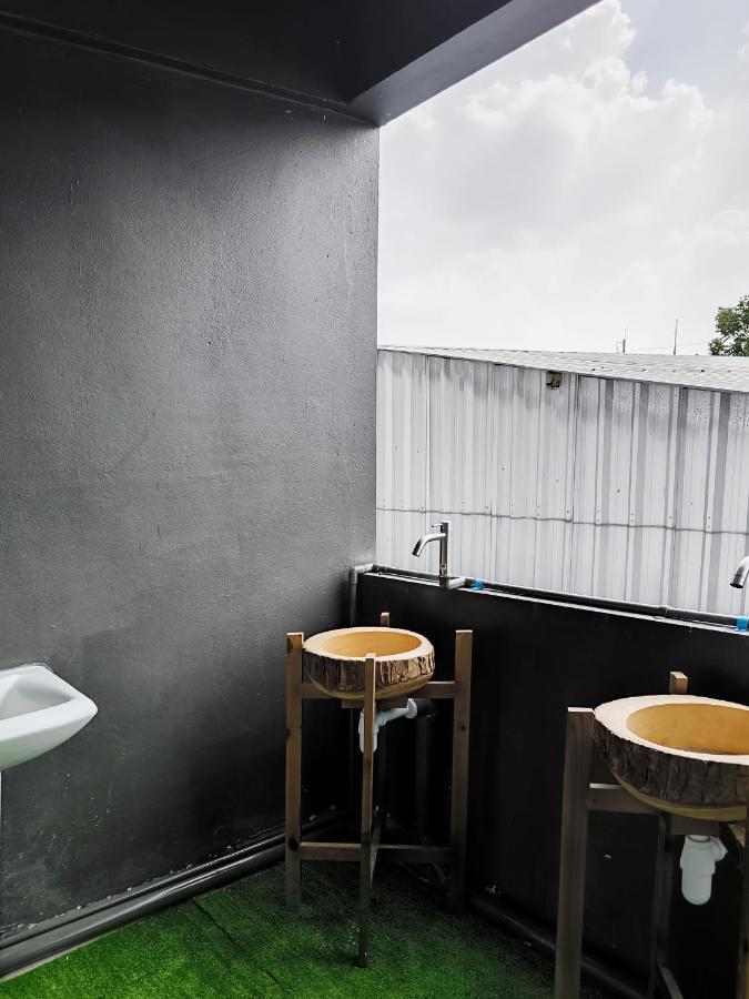 Youyen Hostel Bangkok Exterior photo