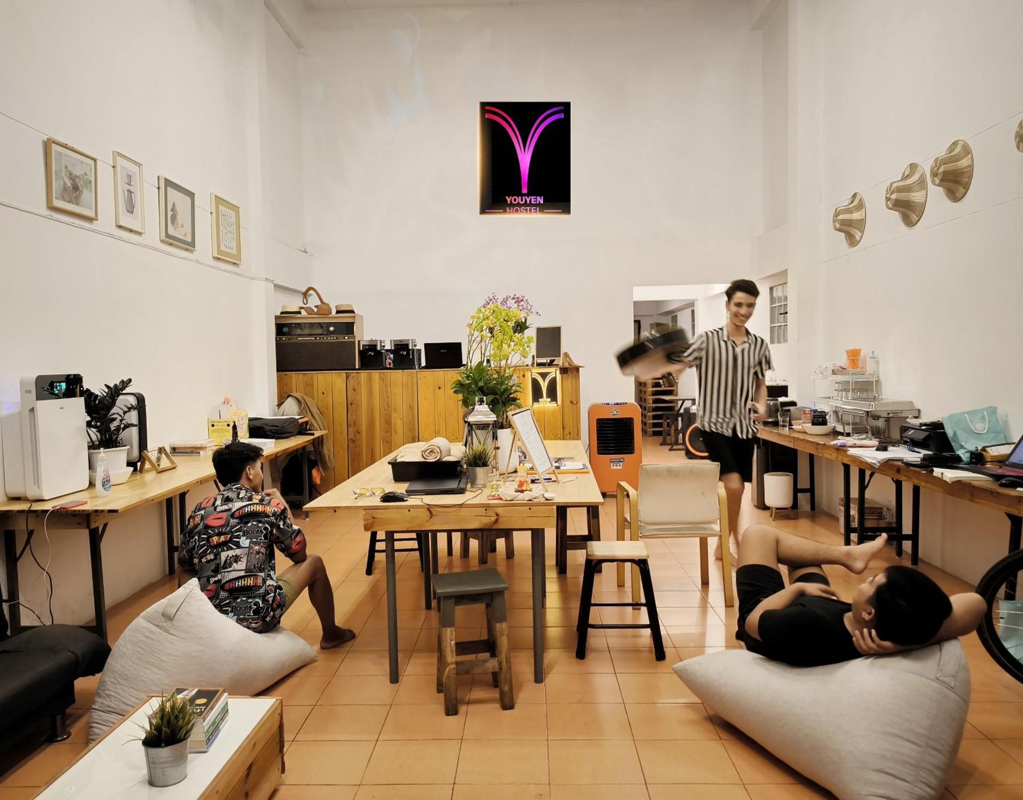 Youyen Hostel Bangkok Exterior photo