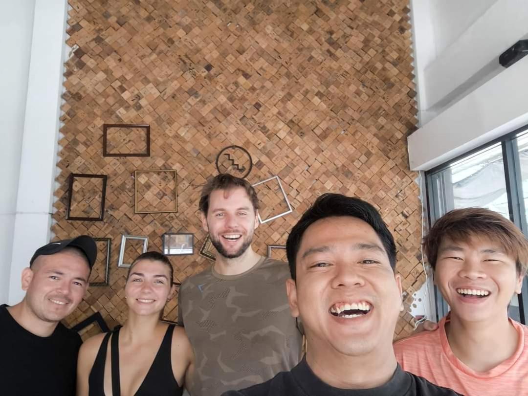 Youyen Hostel Bangkok Exterior photo